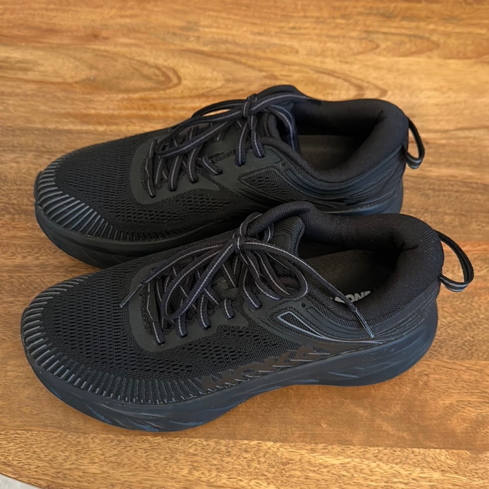 Like New Black Women’s Hoka One One Bondi 7 sz 8